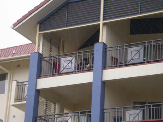 AUS QLD Cairns 2003APR20 Apartment 002